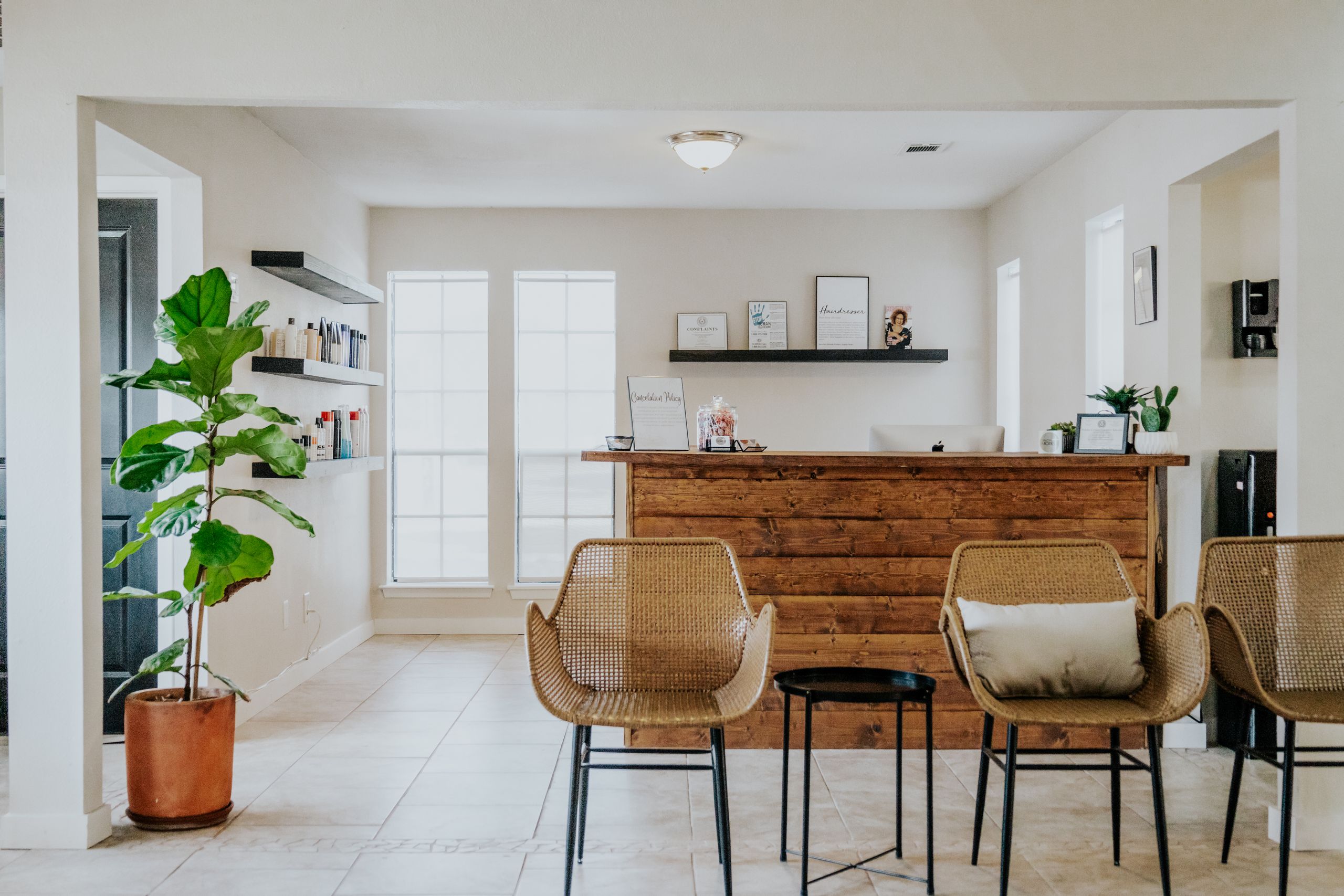 5 16 22 salon modesty 2 frontdesk resized